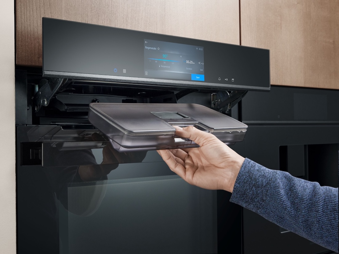 Combi-stoomoven waterreservoir