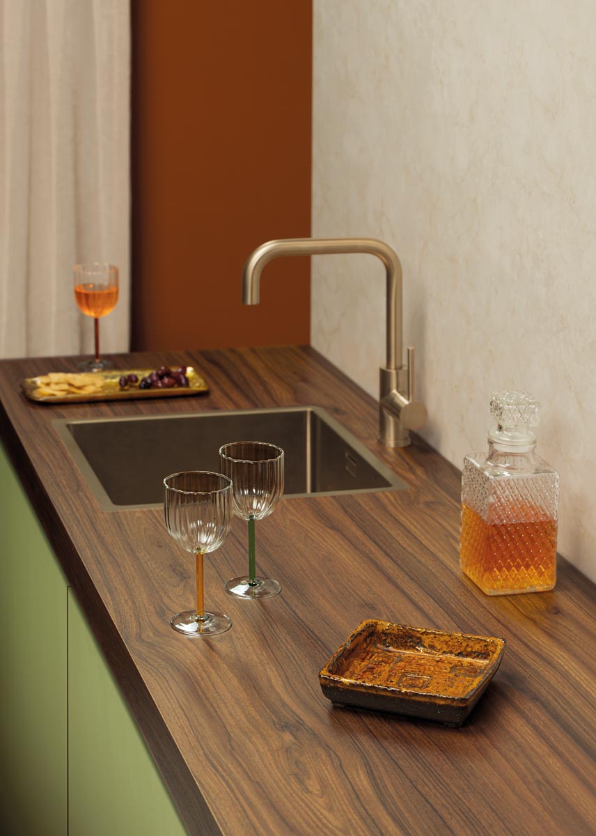 TopLaminate-Spiced-Walnut