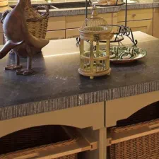 Handgefrijnde randafwerking