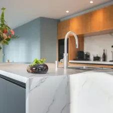  Verlijmde randafwerking in facet met stol in verstek 